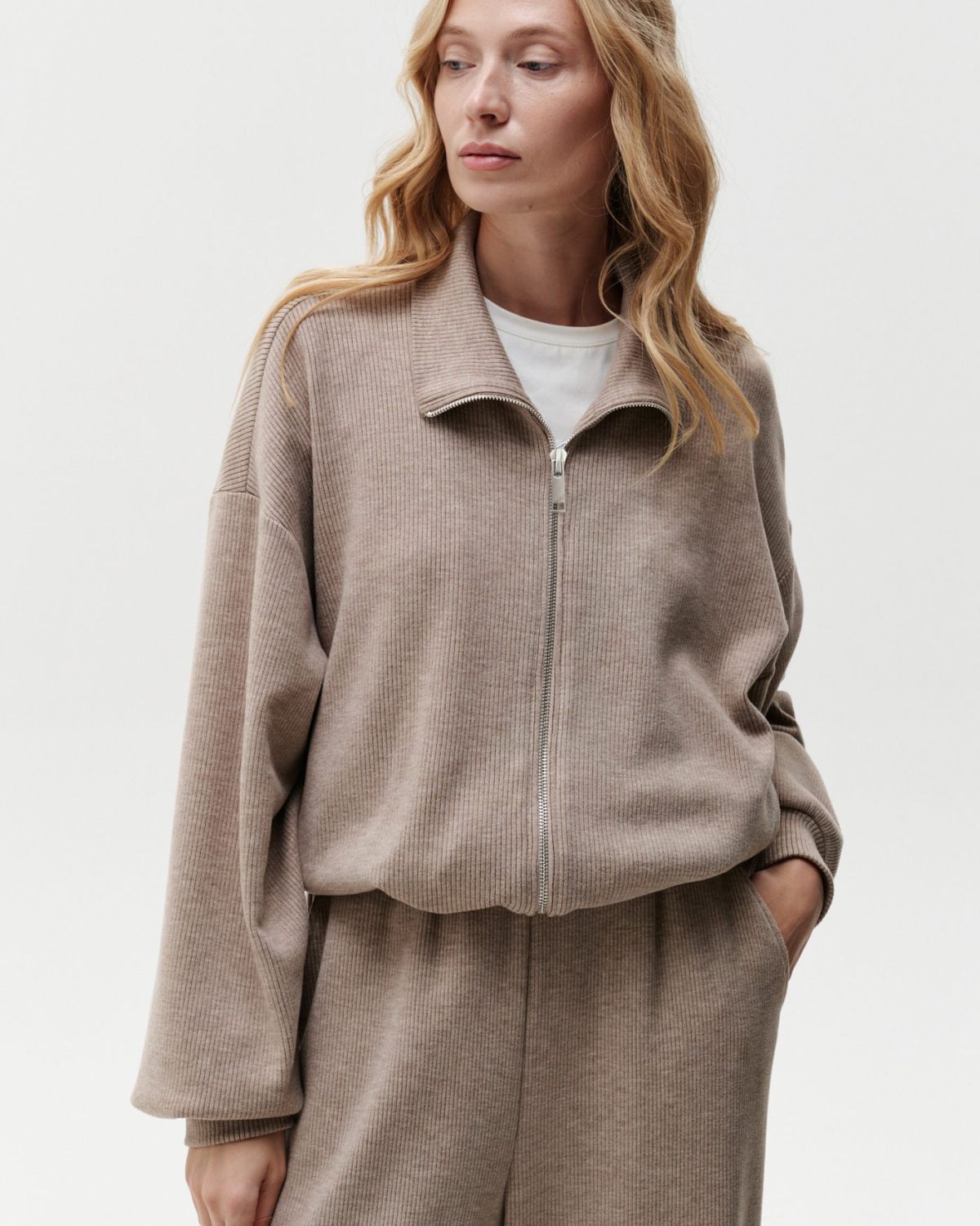 Джемпер на молнии с воротником-стойкой Nikasport, 2W4SW314E1-25BGE/MLG67, цвет бежевый