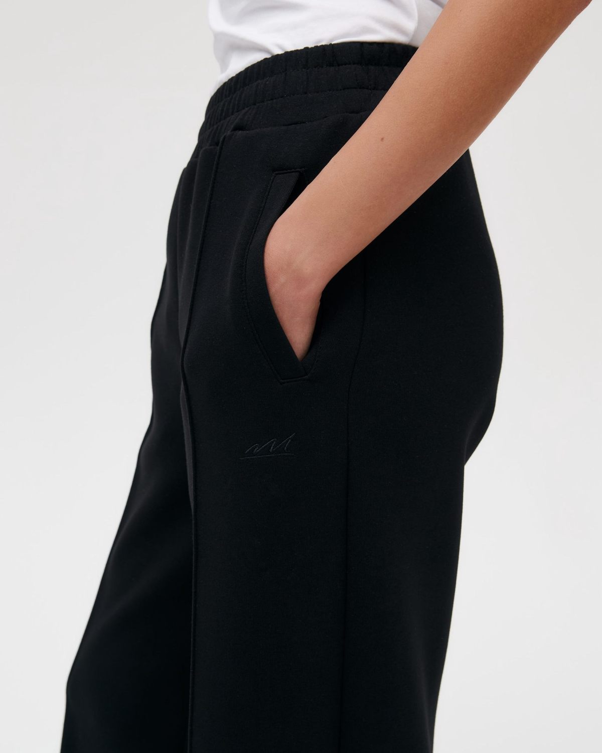 Брюки широкие со стрелками Pure Nikasport, W5CLP84-BLK, цвет черный